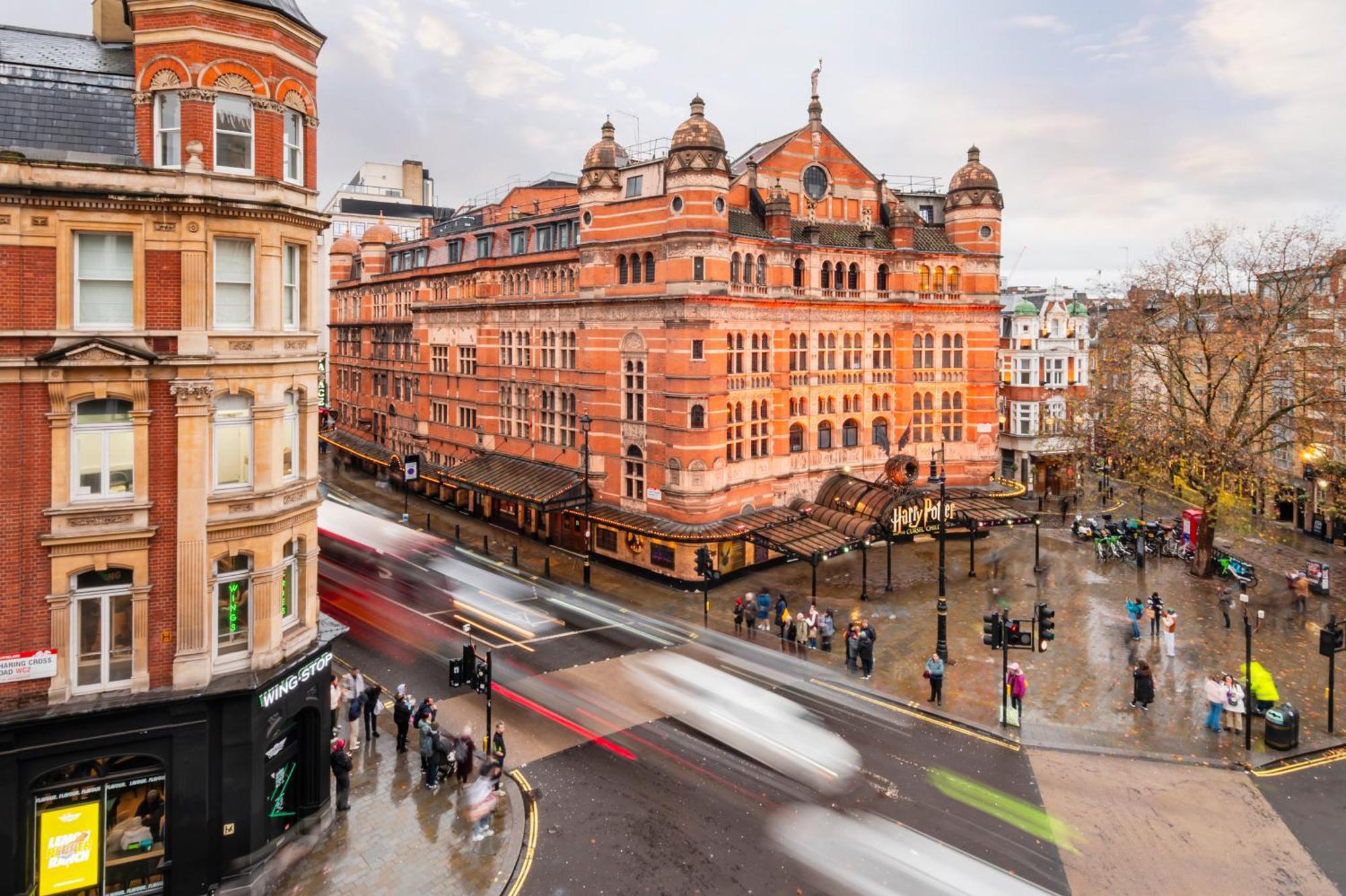 Welcome London Theatreland Екстериор снимка